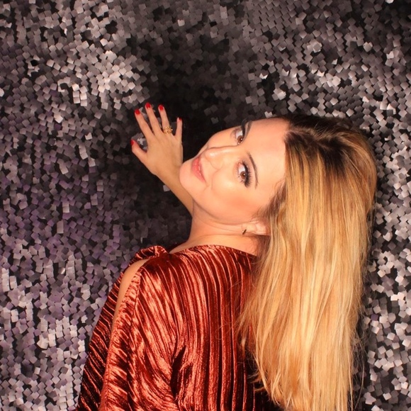 Meet your Posher, Hayley - Picture 1 of 1